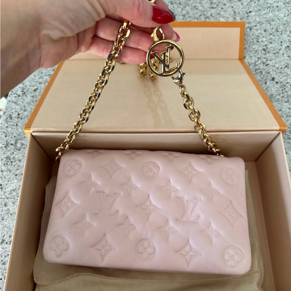 Louis Vuitton Rose PO COUSSIN - Picture 5 of 8